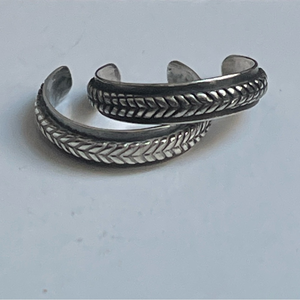 Silpada Silver Chevron Pattern Toe Rings - image 1